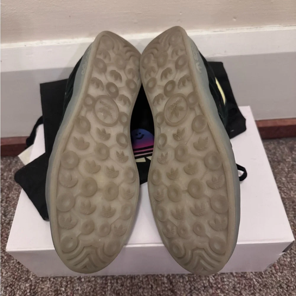 Adidas Black and Pink Sneakers - Picture 3 of 4